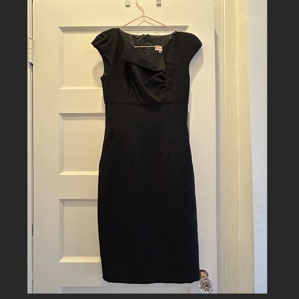 Ava & Aiden Black Sleeveless Fitted Dress